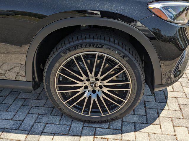 new 2025 Mercedes-Benz GLC 300 car, priced at $56,235