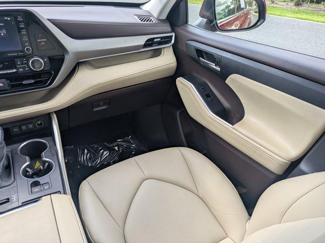 used 2021 Toyota Highlander car, priced at $31,991