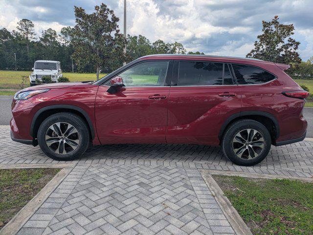 used 2021 Toyota Highlander car, priced at $31,991