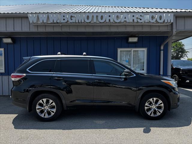 used 2015 Toyota Highlander car, priced at $14,298