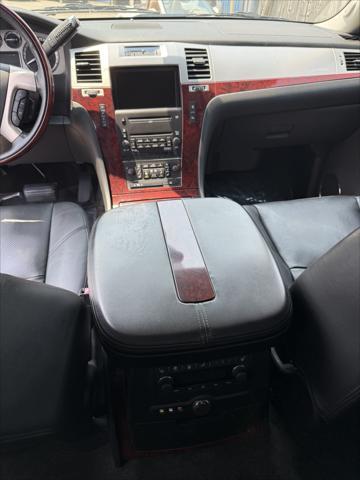 used 2009 Cadillac Escalade car, priced at $8,998