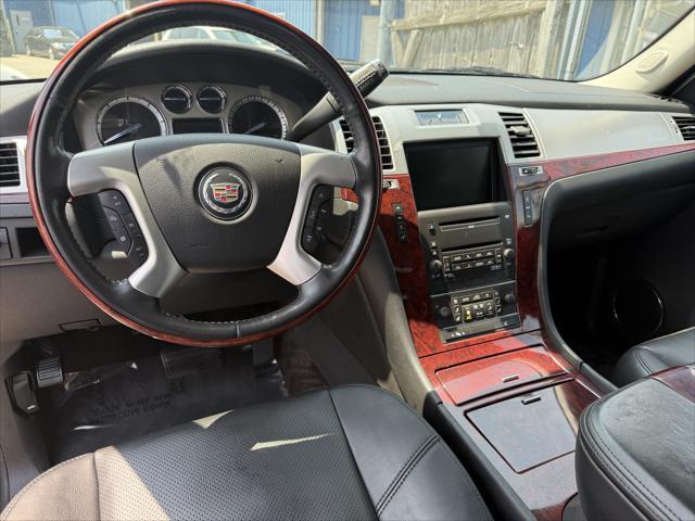 used 2009 Cadillac Escalade car, priced at $8,998