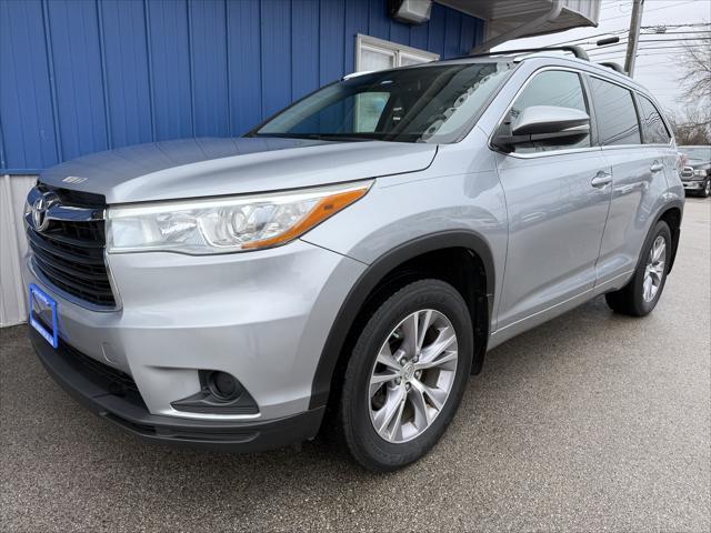used 2015 Toyota Highlander car, priced at $17,498
