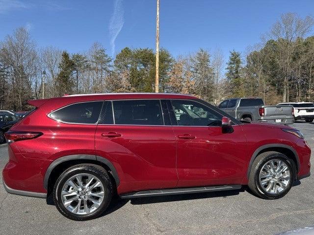 used 2023 Toyota Highlander car, priced at $39,777