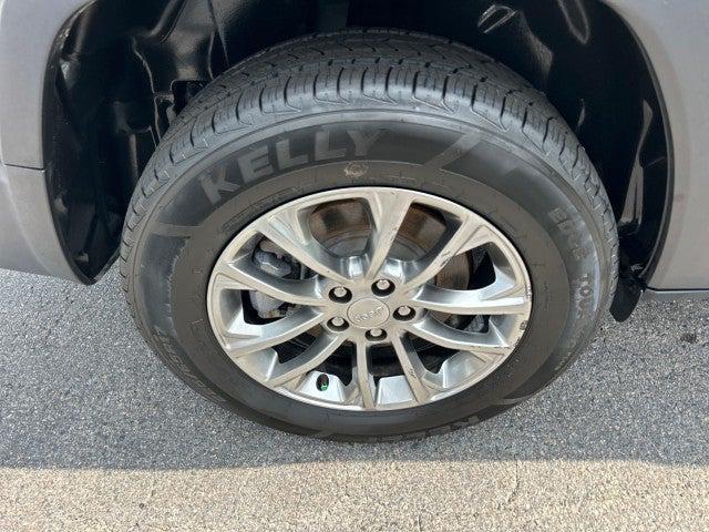 used 2020 Jeep Cherokee car, priced at $17,460