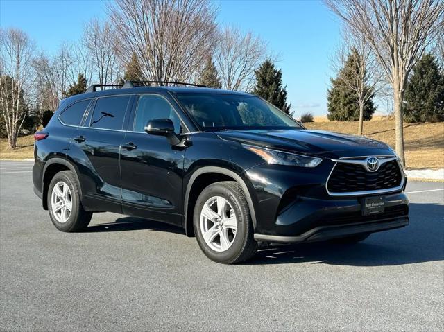 used 2022 Toyota Highlander car, priced at $26,997