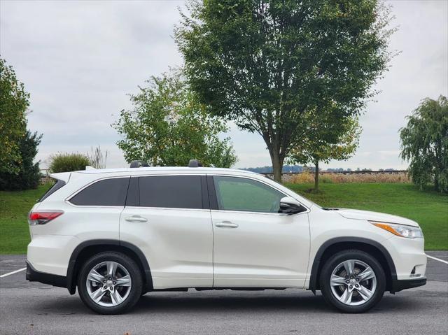 used 2014 Toyota Highlander car, priced at $17,987