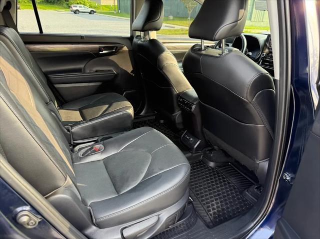 used 2021 Toyota Highlander Hybrid car, priced at $40,987