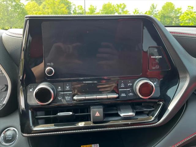 used 2023 Toyota Highlander car, priced at $42,987