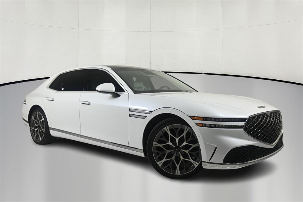 new 2025 Genesis G90 car, priced at $86,273