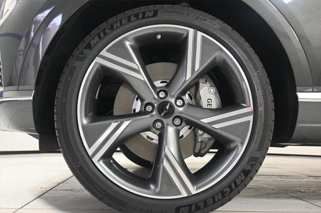 new 2025 Genesis GV80 car, priced at $81,017
