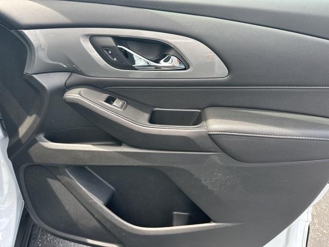 used 2023 Chevrolet Traverse car, priced at $27,998