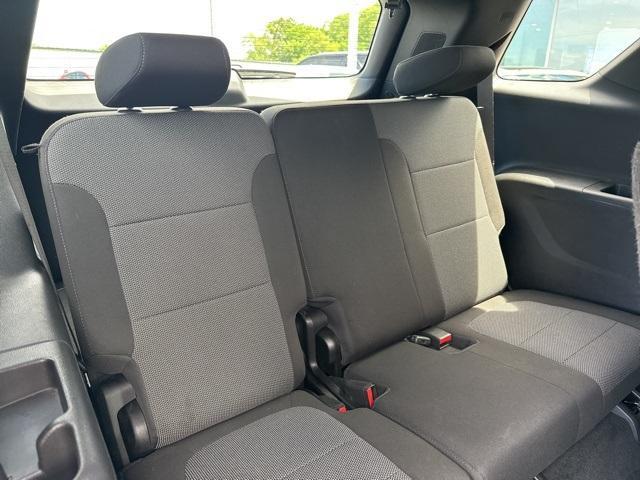 used 2023 Chevrolet Traverse car, priced at $27,998