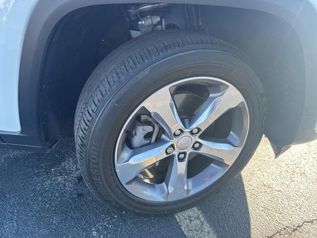 used 2021 Jeep Grand Cherokee L car, priced at $28,495