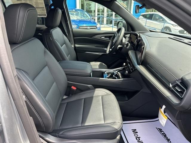 new 2025 Chevrolet Traverse car, priced at $40,945