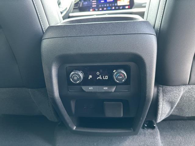 new 2025 Chevrolet Traverse car, priced at $40,945
