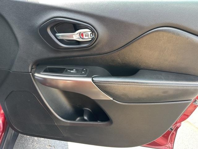 used 2019 Jeep Cherokee car, priced at $13,700