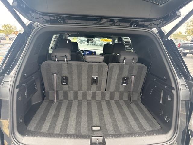used 2025 Chevrolet Traverse car, priced at $34,995