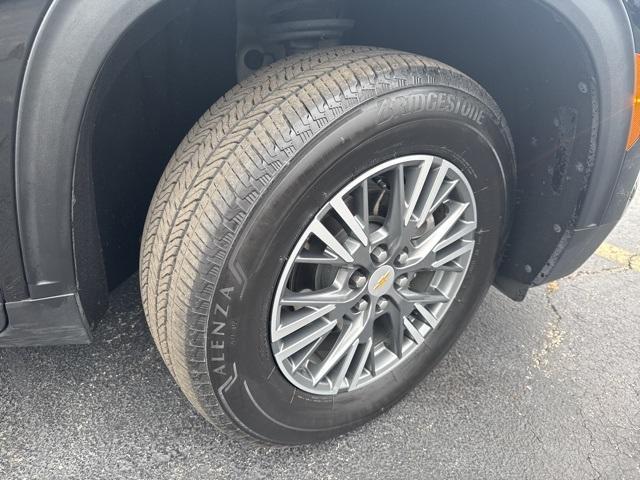 used 2025 Chevrolet Traverse car, priced at $34,995