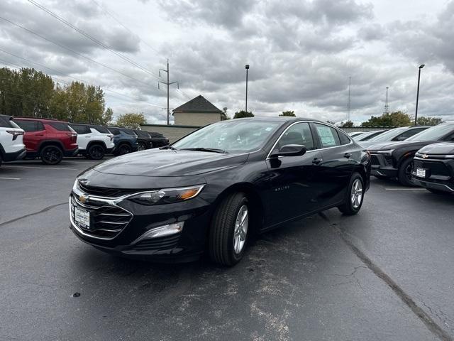 new 2025 Chevrolet Malibu car, priced at $26,700