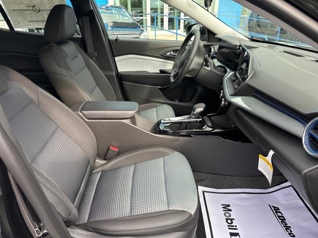 new 2025 Chevrolet Trax car, priced at $23,440