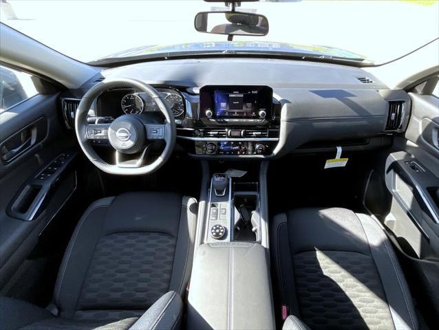 new 2025 Nissan Pathfinder car, priced at $40,658