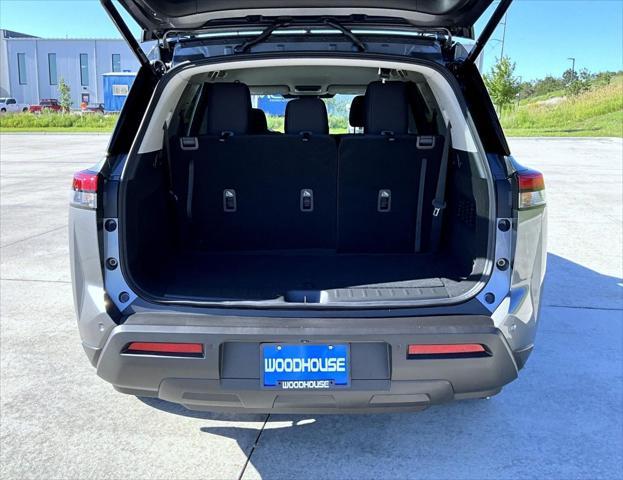 new 2025 Nissan Pathfinder car, priced at $40,658