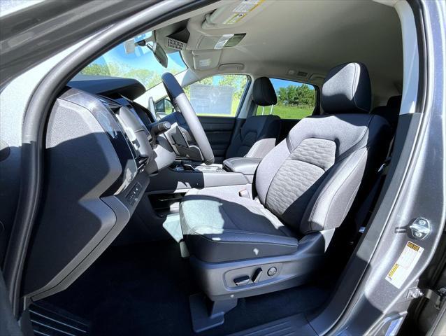 new 2025 Nissan Pathfinder car, priced at $40,658