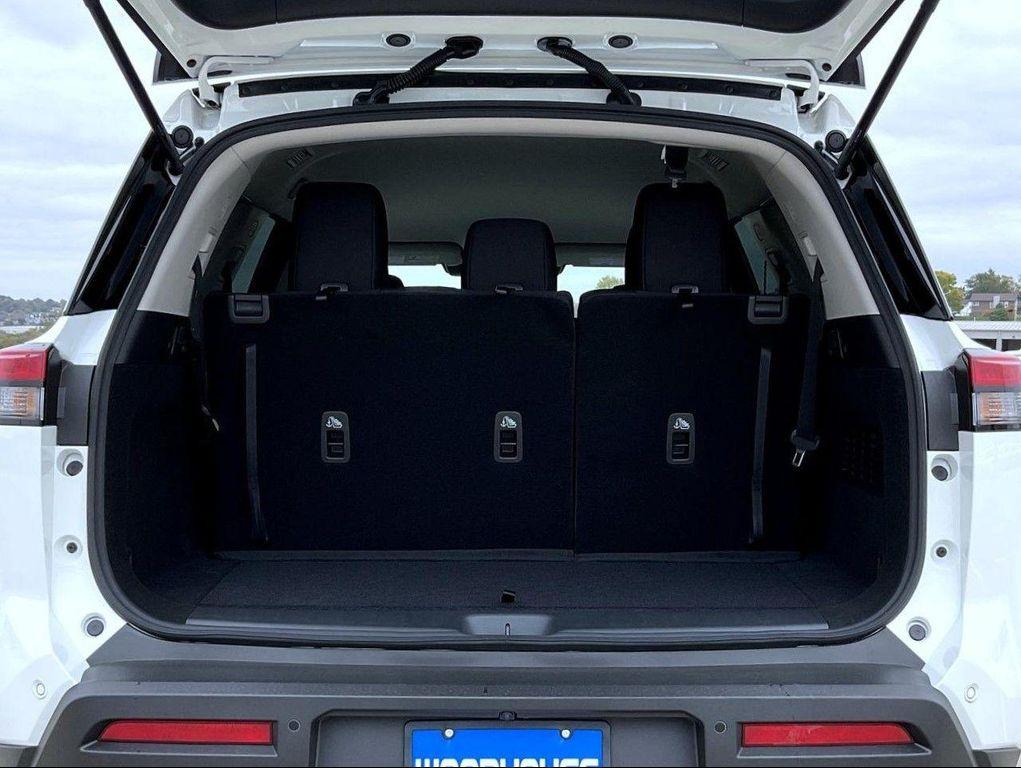 new 2025 Nissan Pathfinder car, priced at $33,580