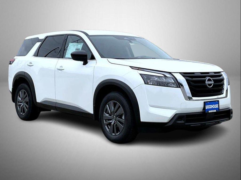 new 2025 Nissan Pathfinder car, priced at $33,580