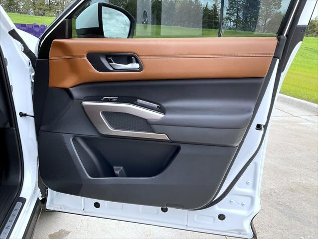used 2025 Nissan Pathfinder car, priced at $52,999