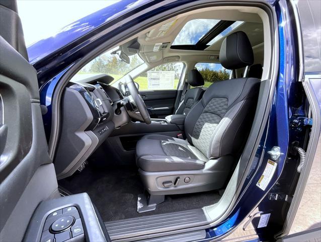 new 2025 Nissan Pathfinder car, priced at $45,494