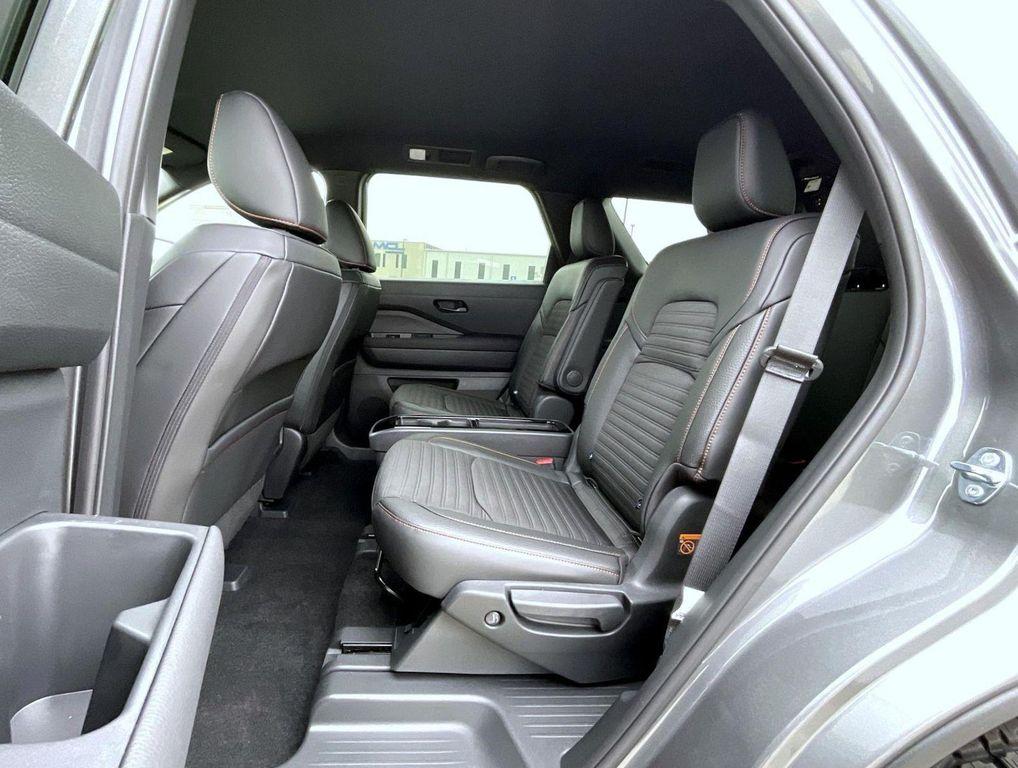 new 2025 Nissan Pathfinder car, priced at $39,381