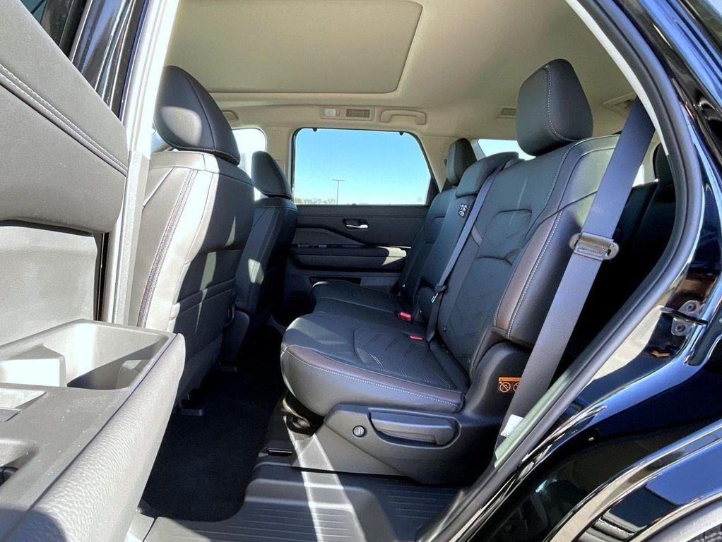 new 2025 Nissan Pathfinder car, priced at $45,835