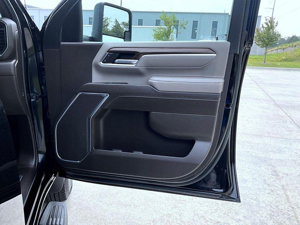 used 2024 Chevrolet Silverado 2500 car, priced at $59,339