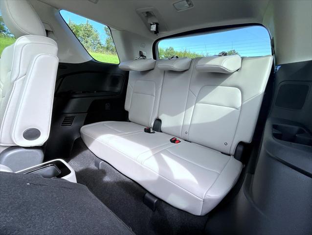 new 2025 Nissan Pathfinder car, priced at $45,937