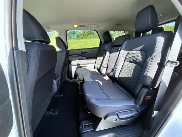 new 2025 Nissan Pathfinder car, priced at $37,392