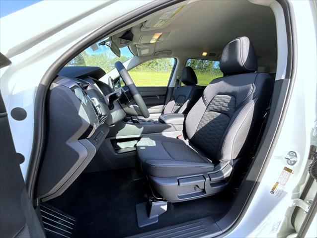 new 2025 Nissan Pathfinder car, priced at $37,392