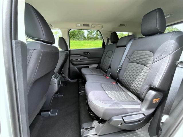 new 2025 Nissan Pathfinder car, priced at $37,313