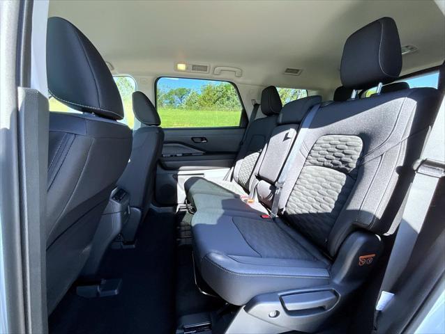 new 2025 Nissan Pathfinder car, priced at $41,385