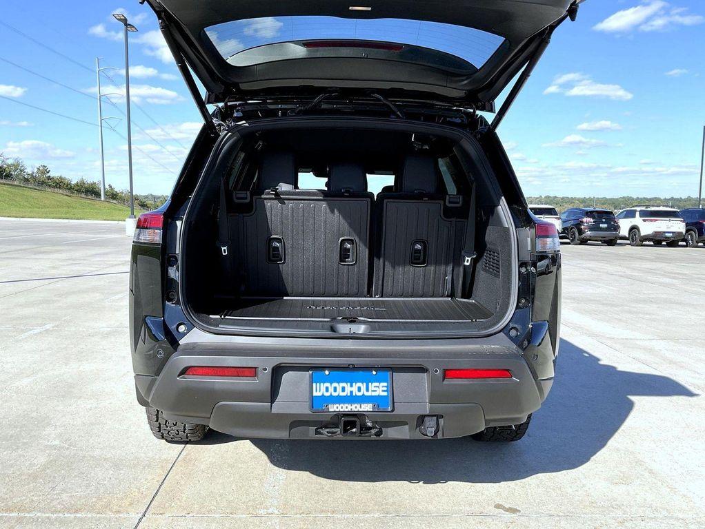 new 2025 Nissan Pathfinder car, priced at $39,381