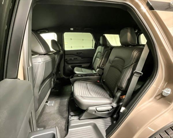 new 2024 Nissan Pathfinder car, priced at $42,525