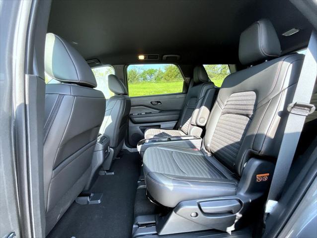 new 2025 Nissan Pathfinder car, priced at $43,082