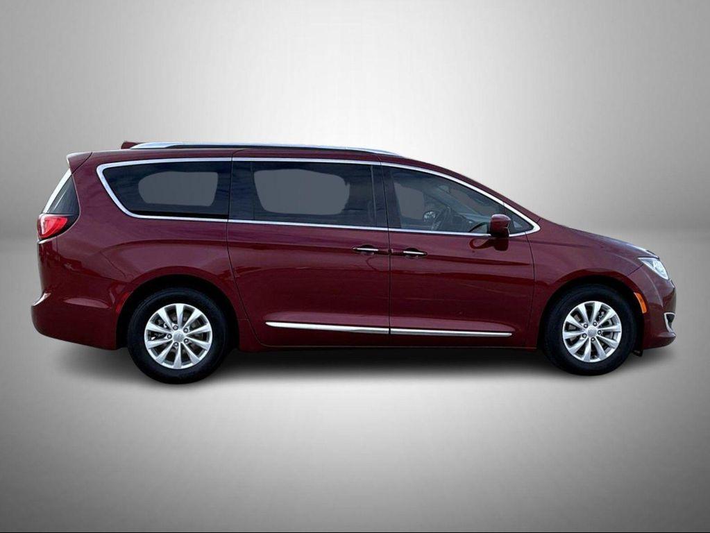 used 2018 Chrysler Pacifica car, priced at $13,899