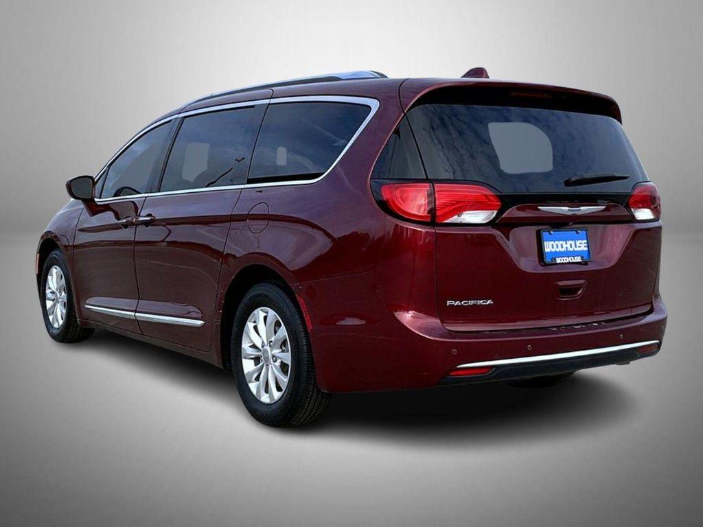 used 2018 Chrysler Pacifica car, priced at $13,899