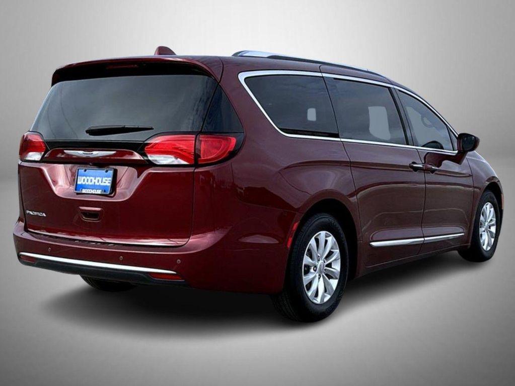 used 2018 Chrysler Pacifica car, priced at $13,899