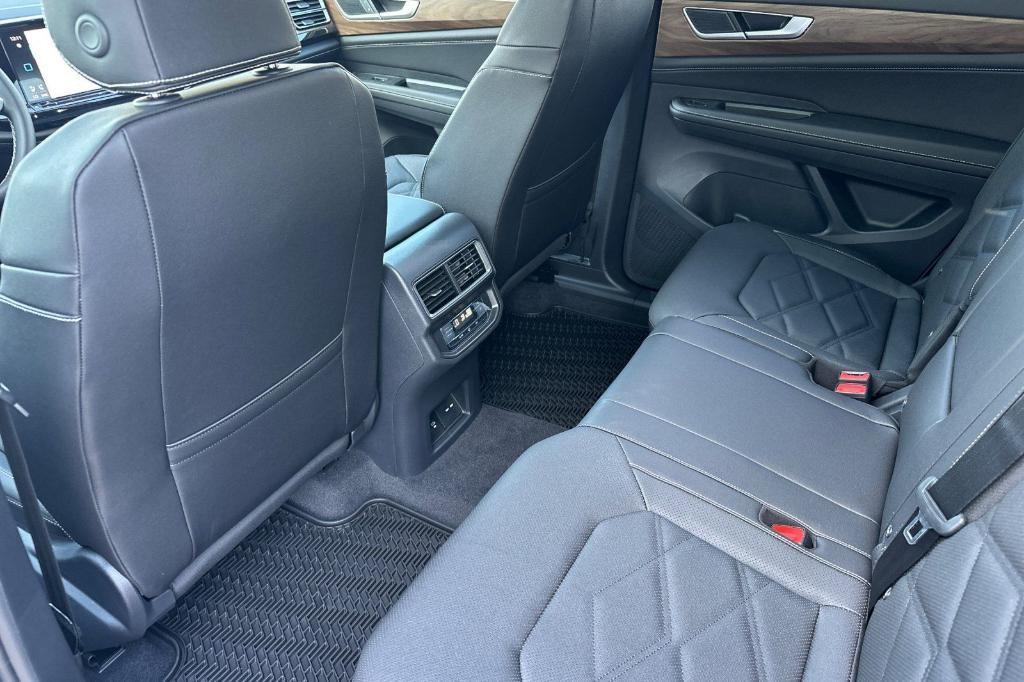 new 2026 Volkswagen Atlas car, priced at $47,023