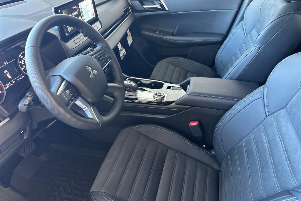 new 2025 Mitsubishi Outlander car, priced at $34,350