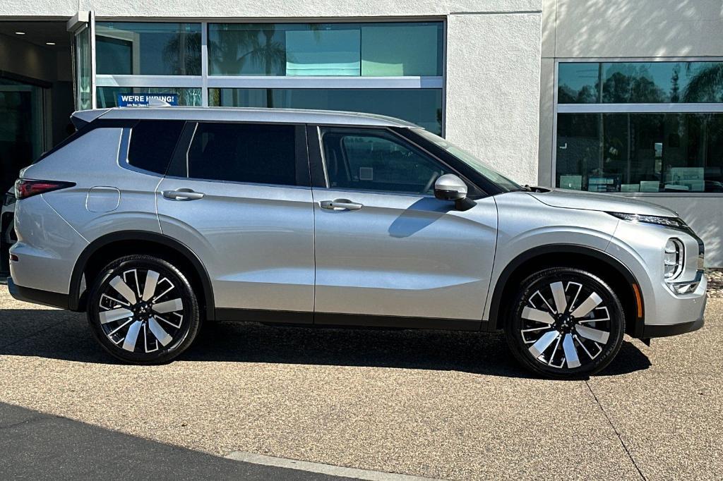 new 2025 Mitsubishi Outlander car, priced at $34,350