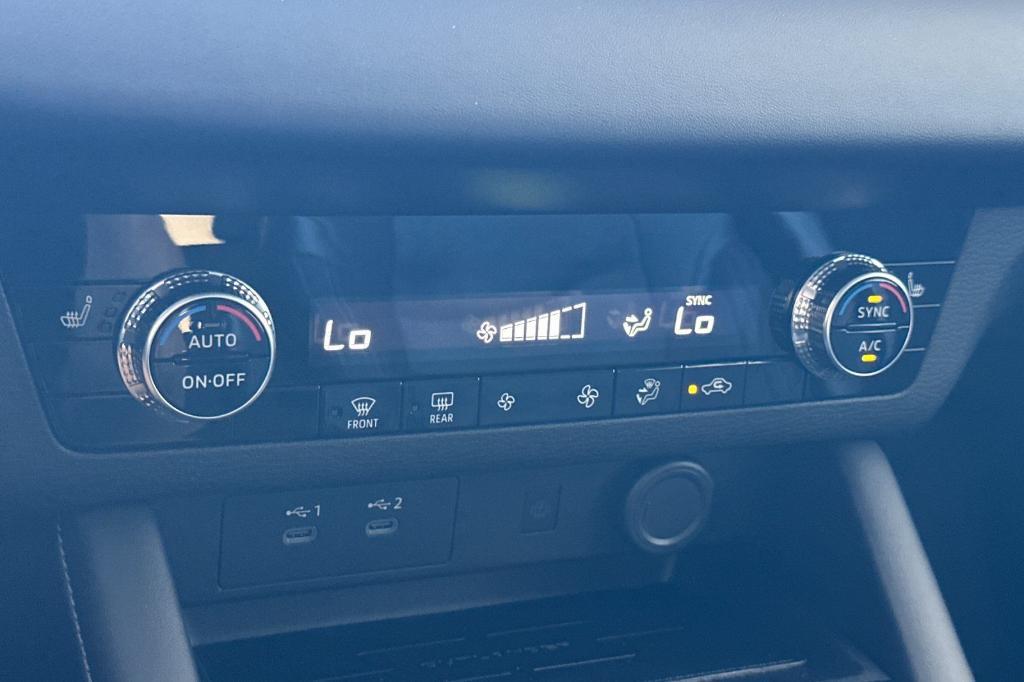 new 2025 Mitsubishi Outlander car, priced at $34,350